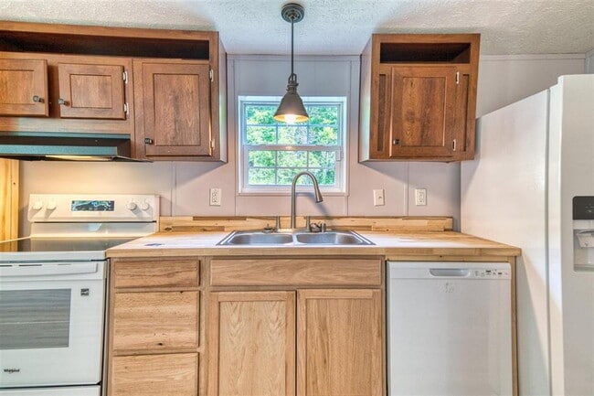 Photo - 3 Bedroom / 2 Bathroom Home in Russellville