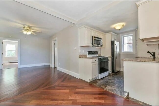 154 Webster St Unit 2