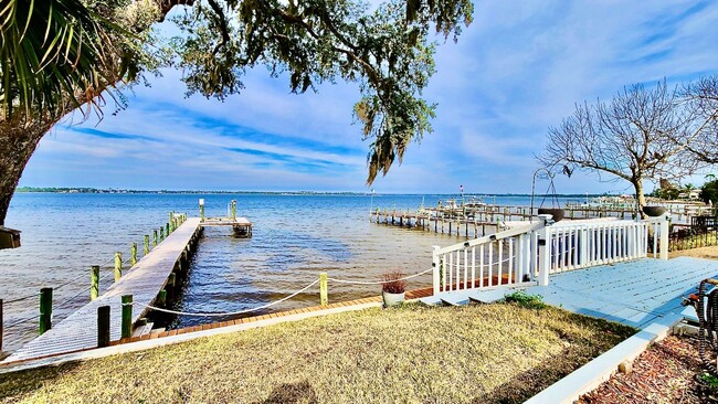 Beautiful 3 bed / 2.5 bath WITH BOAT DOCK ... - Beautiful 3 bed / 2.5 bath WITH BOAT DOCK ... Casa