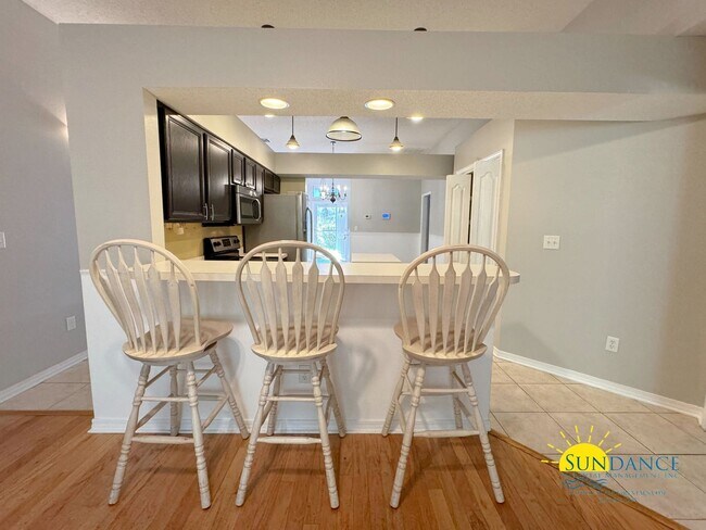 Photo - Cul-de-Sac Charm: Beautiful 4 Bedroom Home in Mary Esther Near Beaches and Bases!