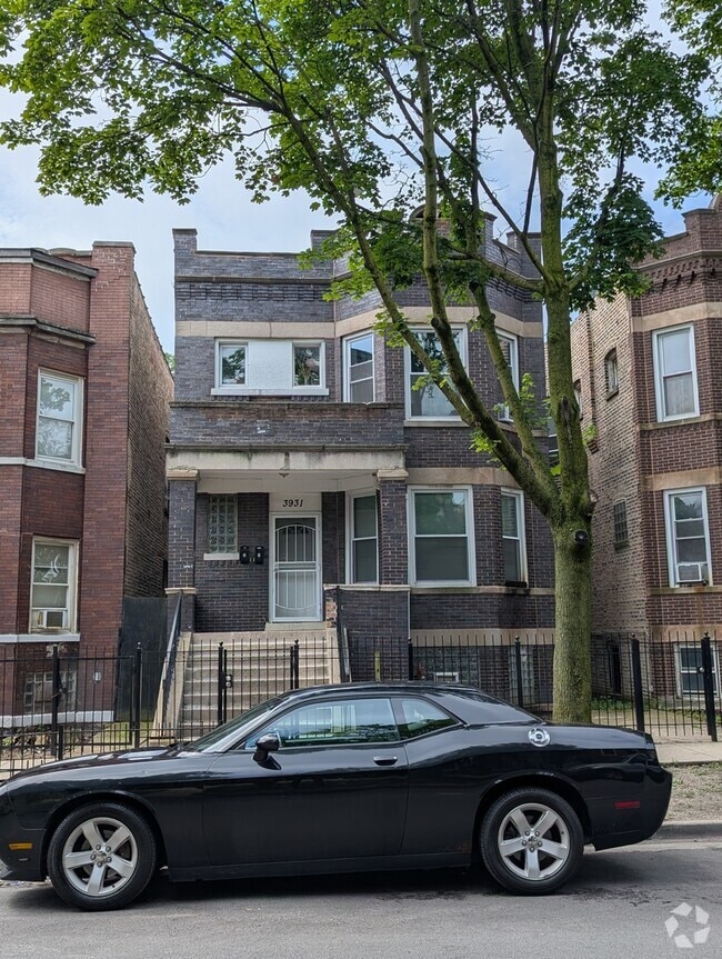 Building Photo - 3931 W Van Buren St Rental
