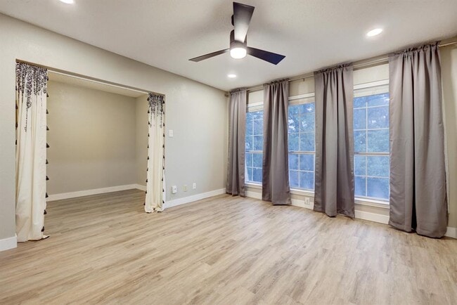 Photo - 3809 Spicewood Springs Rd Unidad 249