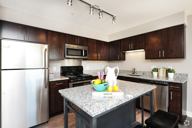 Modern Kitchen - Spectrum Apartments & Townhomes