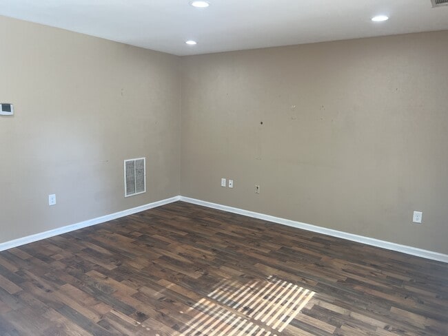 Photo - 3751 M.L.K. Jr Dr SW