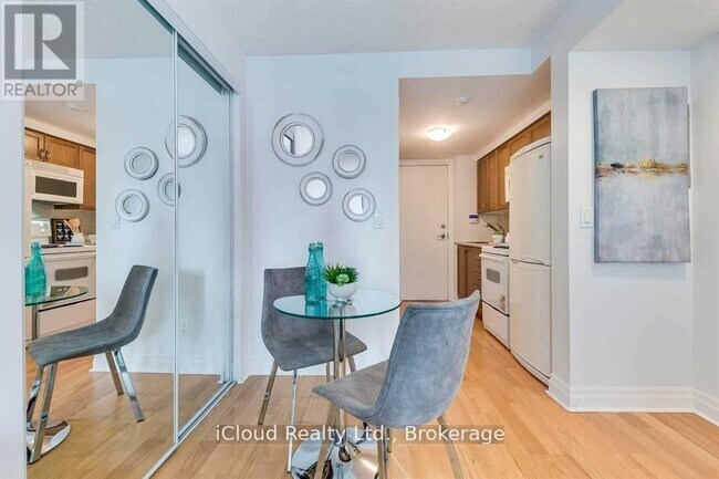 Photo - 2121 Lake Shore Blvd W Unit 813