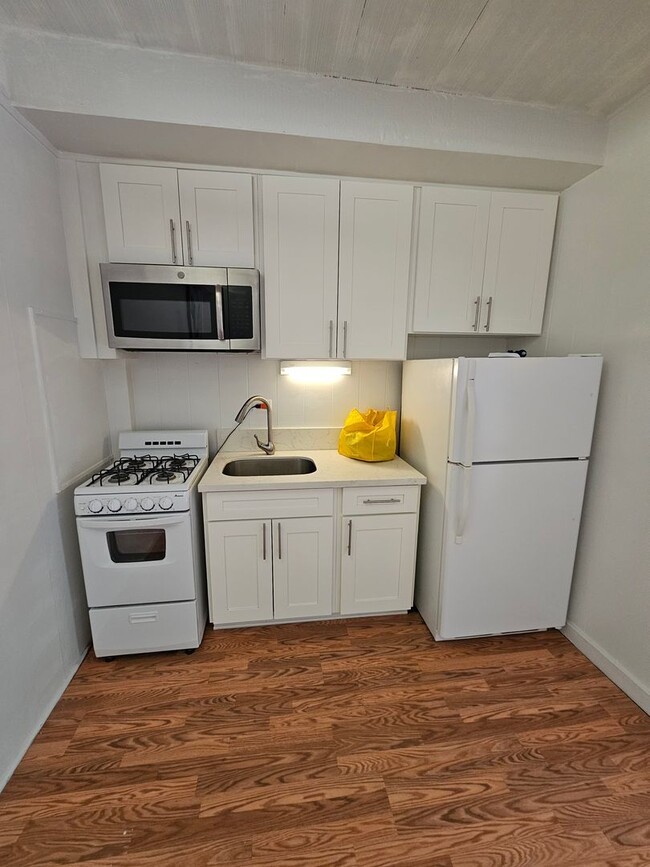 Photo - Walkup Studio in Waikiki Unidad 204