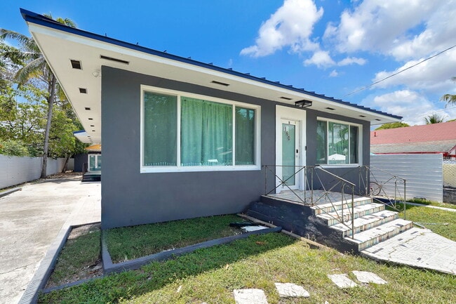 Photo - 160 NW 45th St