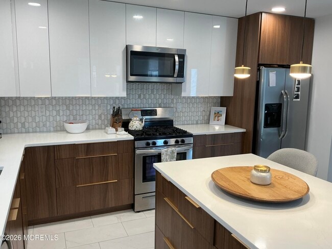Photo - 706 3rd Ave