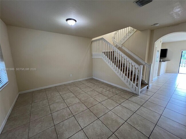 Photo - 748 SE 32nd Ave