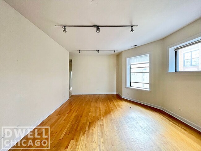 Photo - 4750 N Sheridan Rd Unit 3