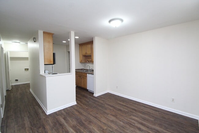 Photo - 2-Bedroom Apt. with Walk-In Closet & Private Deck Unit B
