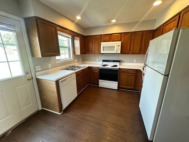 Photo - 904 Southwood Dr Unit 904 Southwood Drive A