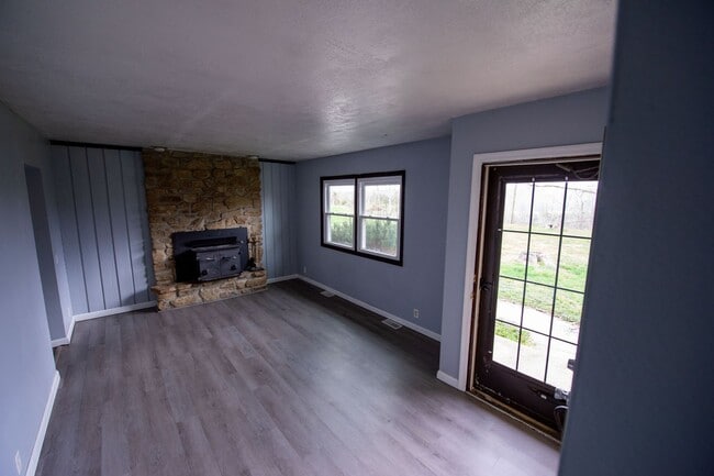 Photo - Lovely 3 Bed / 2 Bath in Private Setting--AVAILABLE NOW!!! Unit 4621 S Acorn Drive