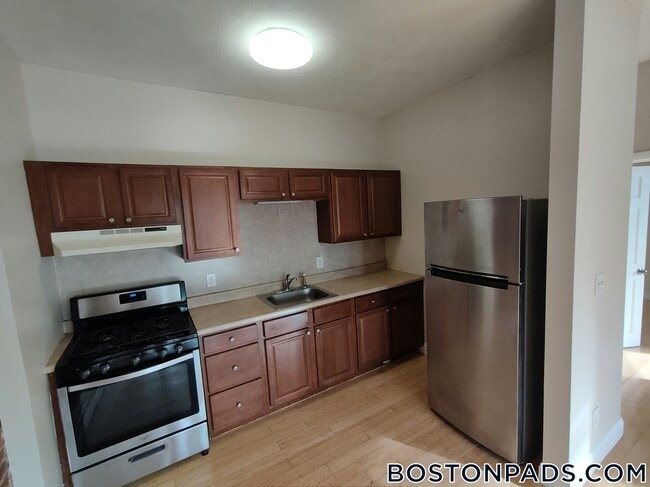 Photo - 338 Warren St Unit 3