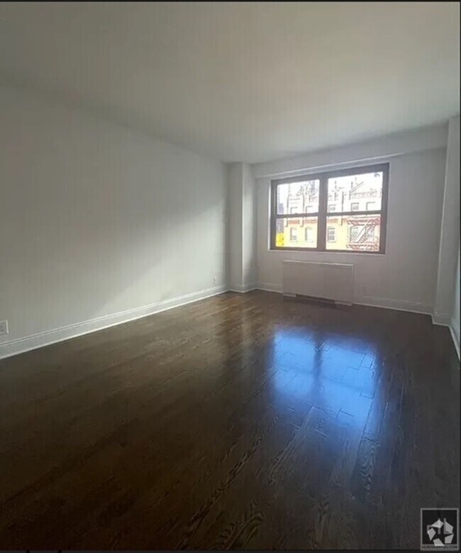 Building Photo - East 88 Street Rental