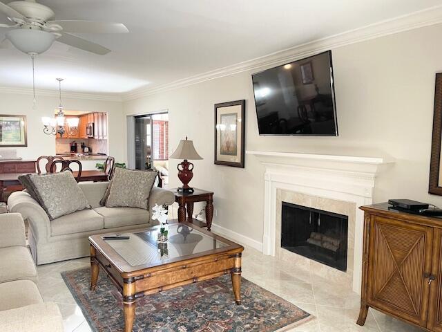 Photo - 803 Clubhouse Cir