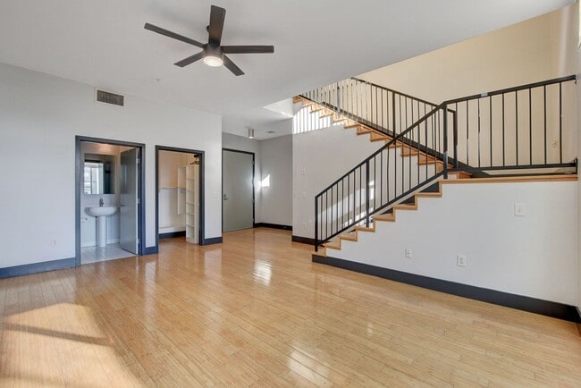 Photo - Loft 5 #310- Stunning 1Bd/2.5Ba Two Level ...