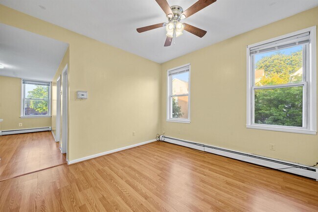 Photo - 143 W 3rd St Unit 2