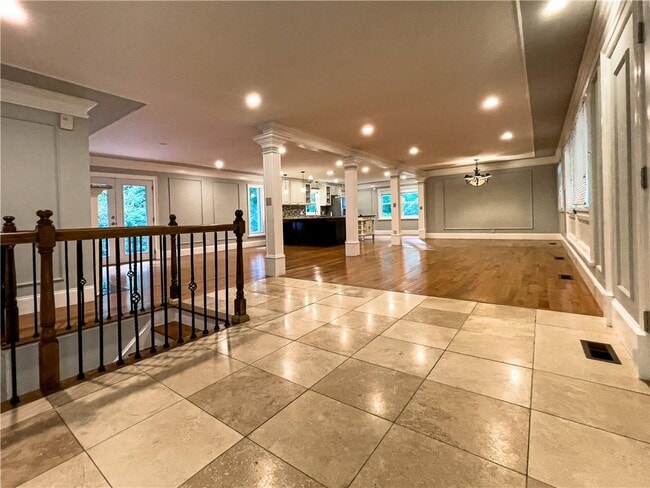 Photo - 3115 Brookview Rd