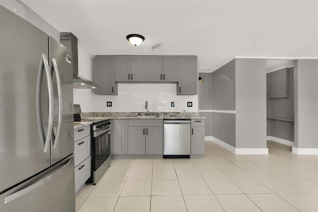 Photo - 249 SW 12th St Unit Rear