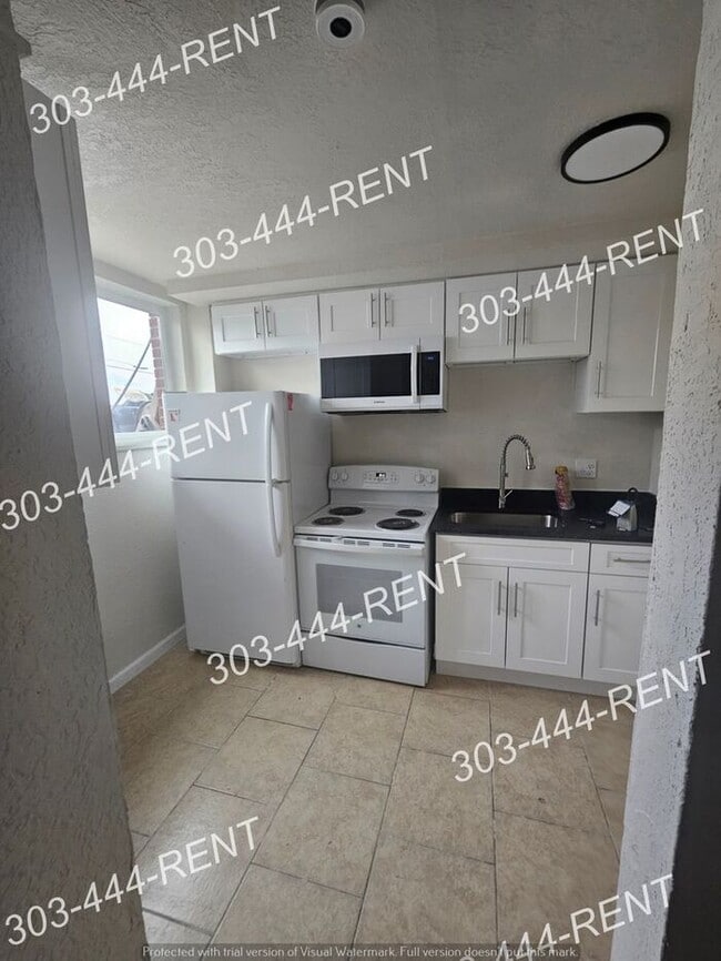 Photo - Move In Special!! Great Location in Denver! All Utilities Included!
