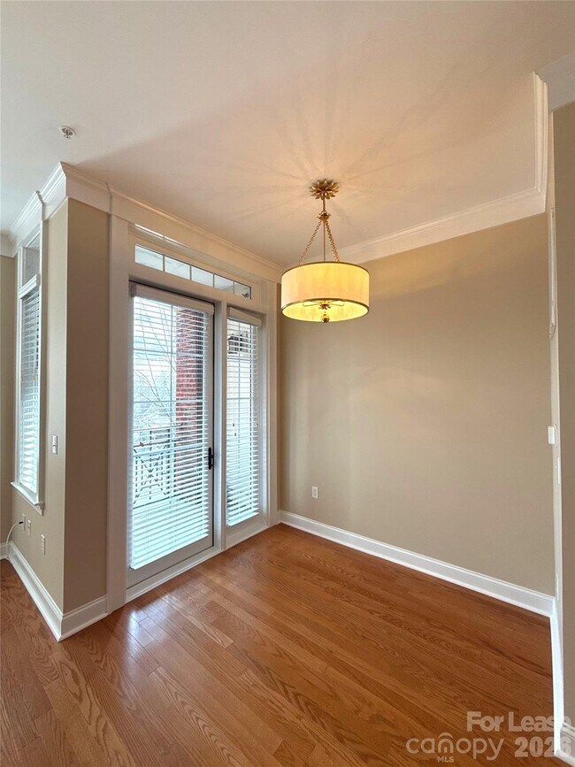 Photo - 2810 Selwyn Ave Unidad 308