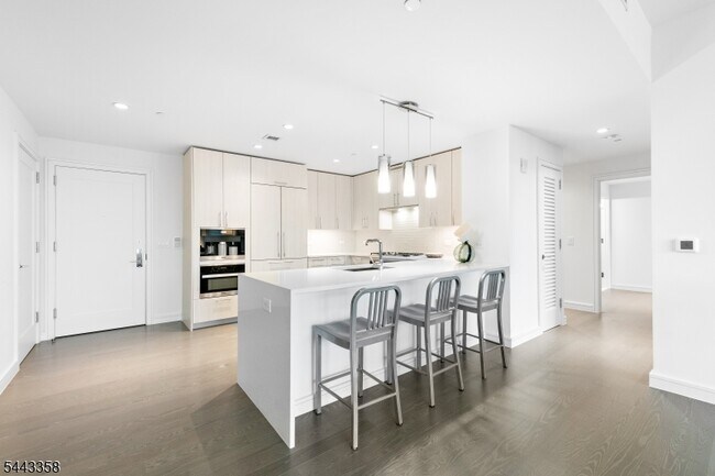 30 Melrose Terrace Unit 408