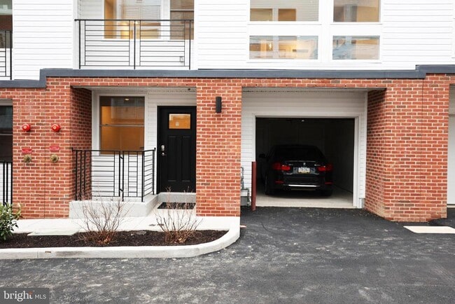 Building Photo - 1500 N Randolph St Unit 1 Rental