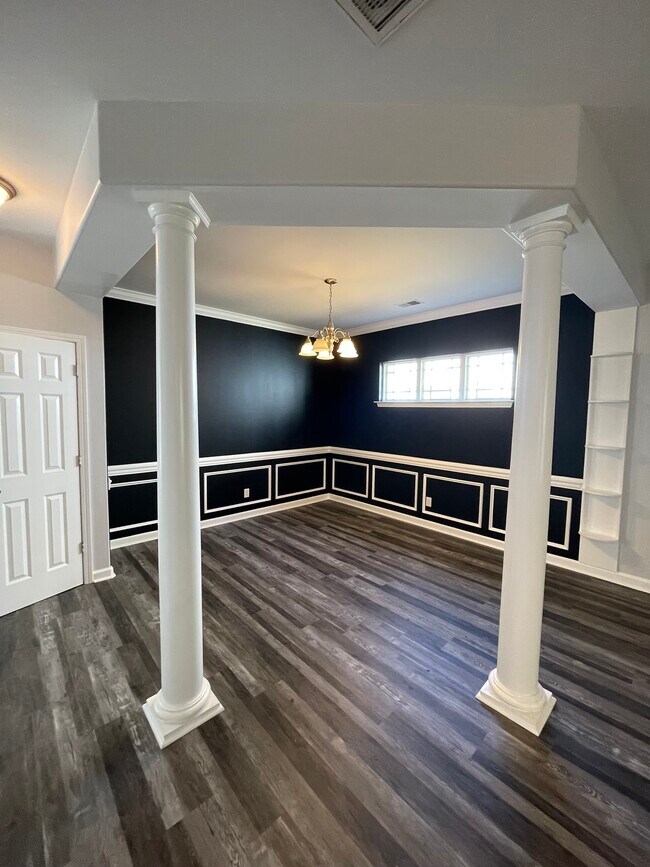 Photo - 320 Summer Hill Way