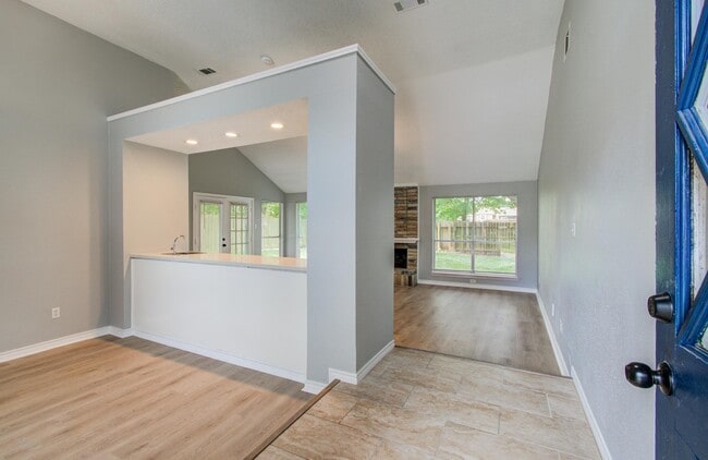 Photo - 13215 Bunker Hill Dr