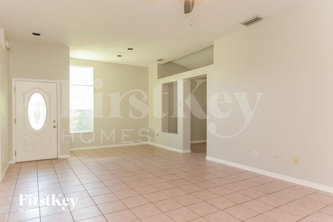 Photo - 8858 Parliament Ct