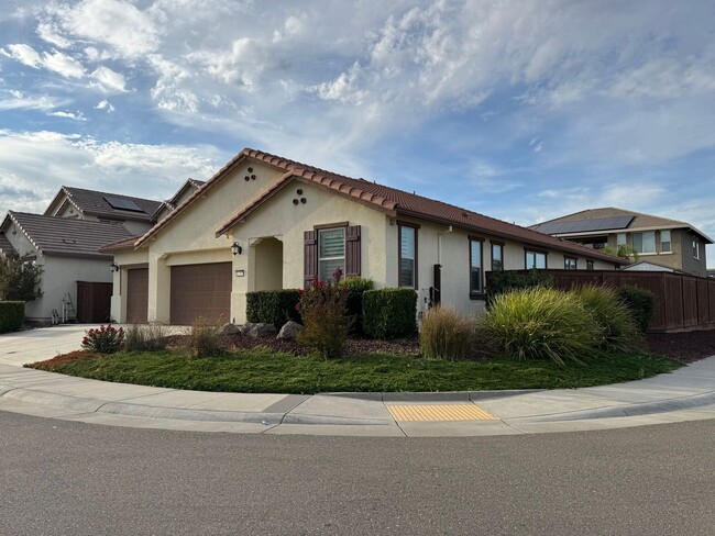 Photo - Immaculate Roseville property with solar!