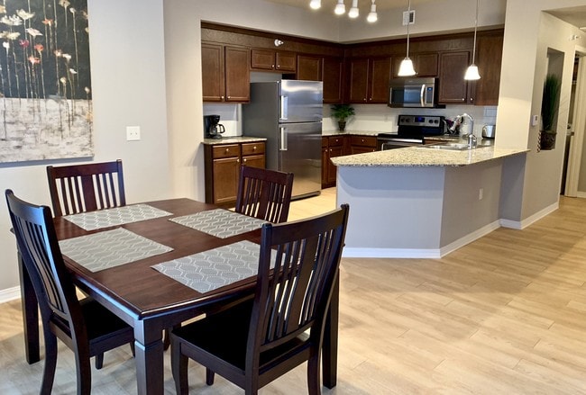 Photo - 101 Prairie Dunes Dr Unit 204