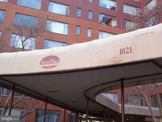 Photo - 1021 Arlington Blvd Unidad 120