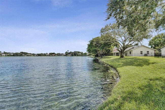 Photo - 10225 SW 20th St