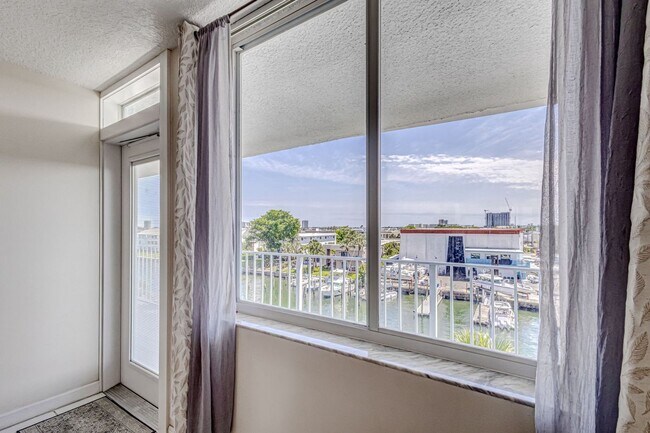 108 Paradise Harbour Blvd Unit 512