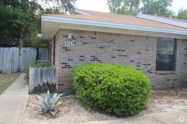 Building Photo - 126 Classic Manor Ct Rental