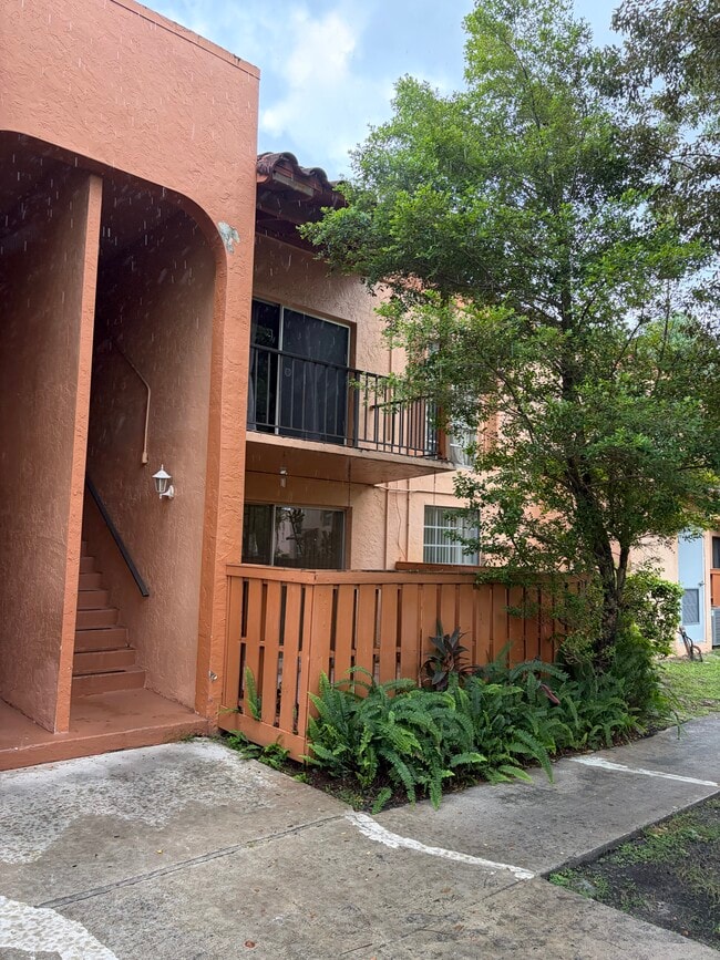 Building Photo - 7101 Miami Lakes Dr Unit Q12