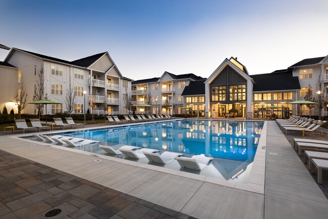 Building Photo - Highlands at Sweetwater Creek Rental