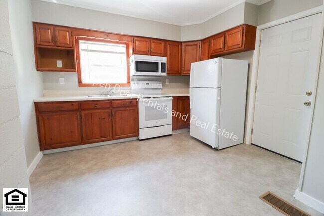 Photo - 918 W King St Unidad #1