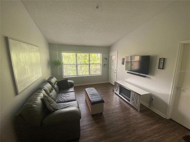 11901 4th St N Unit 9303