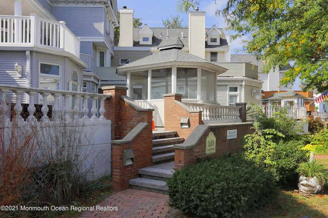 Photo - 100 1st St