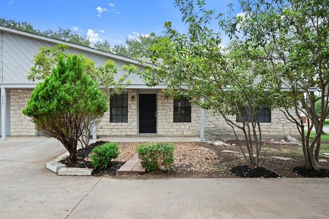 Photo - 3801 Foust Trail Unit B