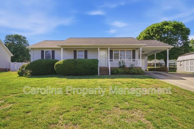 Building Photo - 1607 McFarland Dr