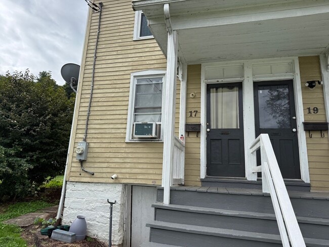 17 N 5th St