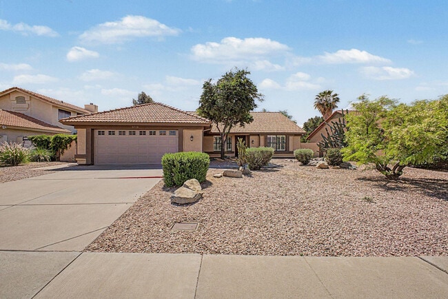 Building Photo - 5719 E St John Rd