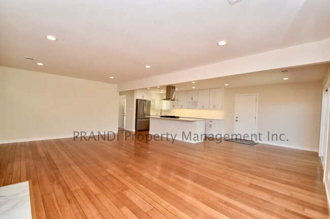 Photo - 627 Tanbark Terrace