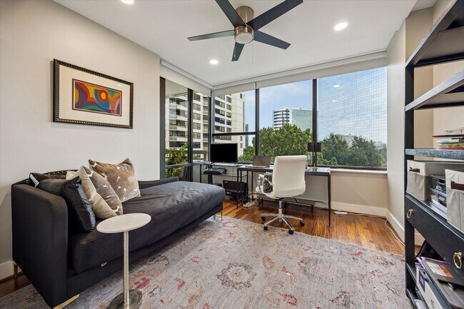 Photo - 15 Greenway Plz Unit 6C
