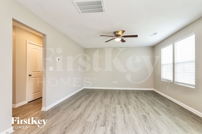 Photo - 217 Focus Ln