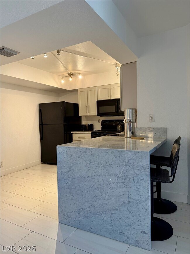 3930 University Center Dr Unit 208